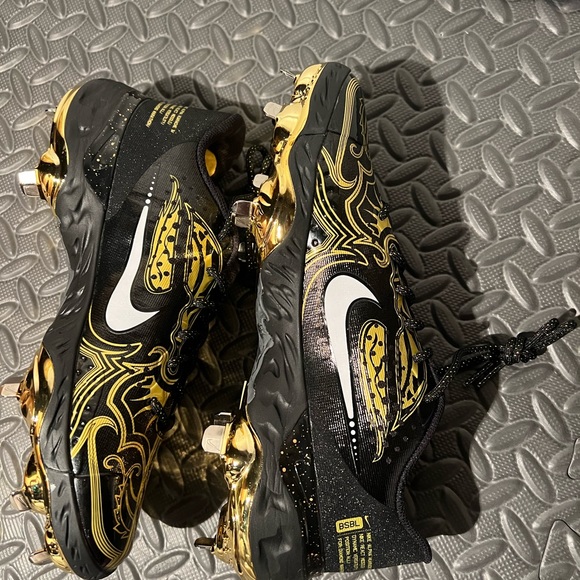 NEW Nike Alpha Huarache Elite 3 sz 8.5 Womens Baseball Cleats Black Gold - Picture 5 of 11